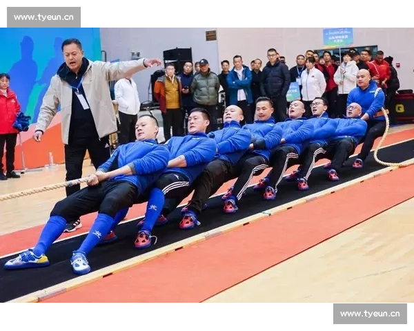 全民激情拔河赛现场欢呼不断团队协作展现力量与凝聚力